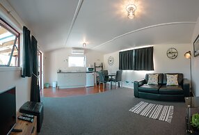 Te Awa Cottages