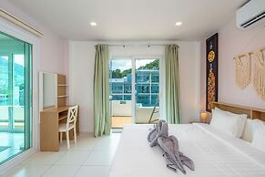 Kata Hill Sea View Hotel