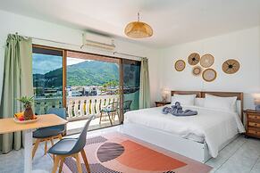 Kata Hill Sea View Hotel