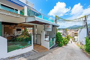 Kata Hill Sea View Hotel
