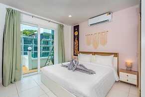 Kata Hill Sea View Hotel