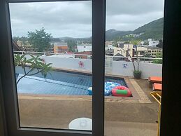 Kata Hill Sea View Hotel