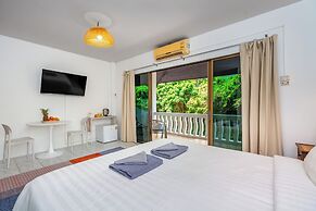 Kata Hill Sea View Hotel