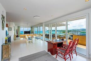Kata Hill Sea View Hotel