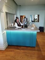 Delmont Hotel