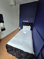 Delmont Hotel