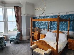 Delmont Hotel