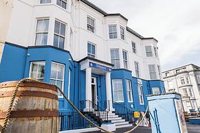 Delmont Hotel