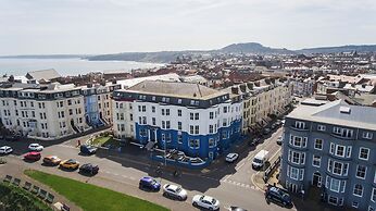 Delmont Hotel