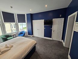 Delmont Hotel