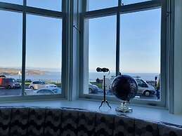 Delmont Hotel