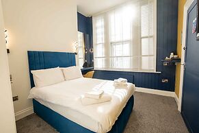 Delmont Hotel