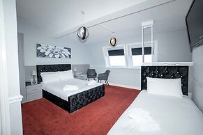 Delmont Hotel