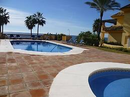 Grand Front Line Location Apartment- Heated Pool
