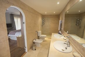 Villa Near Beach In Marbella