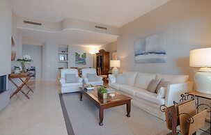 Super Front Line Location Apartment - Heated Pool