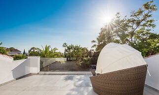 Magnificent And Modern Decorated Villa