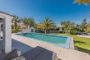 Magnificent And Modern Decorated Villa