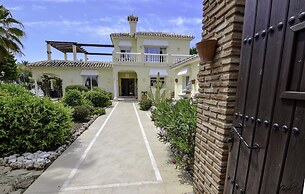 Exquisite Villa 50m To Beach