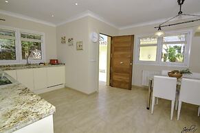 Exquisite Villa 50m To Beach