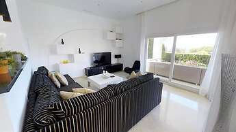 Exquisite Villa Near Beach - Heated Pool