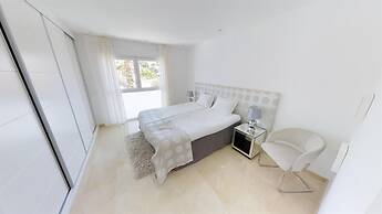 Exquisite Villa Near Beach - Heated Pool