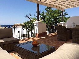 Beautiful Penthouse Near Beach