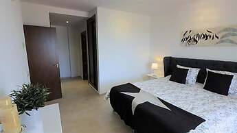 Beautiful Penthouse Near Beach