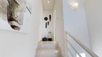 Outstanding Penthouse Near Puerto Banus