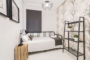 3 Bd Apartment Perfect Location in Plaza de Chueca