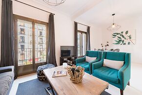 3 Bd Apartment Perfect Location in Plaza de Chueca