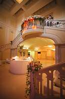 7 Days City Hotel