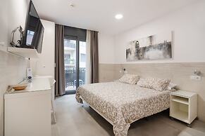 Hostal House