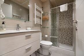 Hostal House