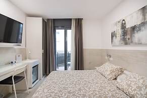Hostal House