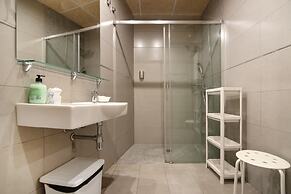 Hostal House