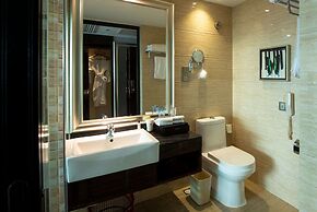 Ramada by Wyndham Encore Kaili West