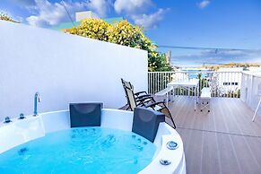 Shirahama White Beach House