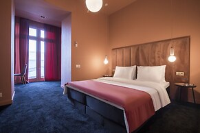 Freeze Inn Hotel