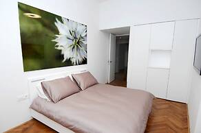 Galeria River