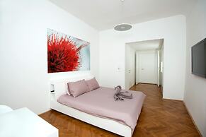 Galeria River