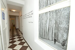 Viva Rooms