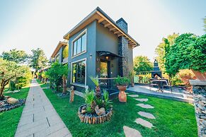 Antik River House