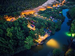 Antik River House