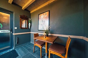 Antik River House