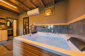 Antik River House