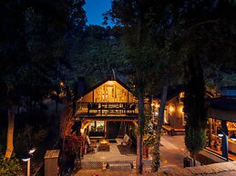 Antik River House
