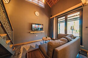 Antik River House