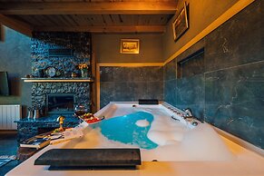 Antik River House