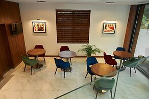 Hollywood De Luxe Hotel